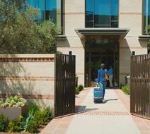 UCLA Meyer & Renee Luskin Conference Ctr Exterior