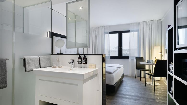<b>INNSIDE Hamburg Hafen Room</b>. Images powered by <a href="https://iceportal.shijigroup.com/" title="IcePortal" target="_blank">IcePortal</a>.