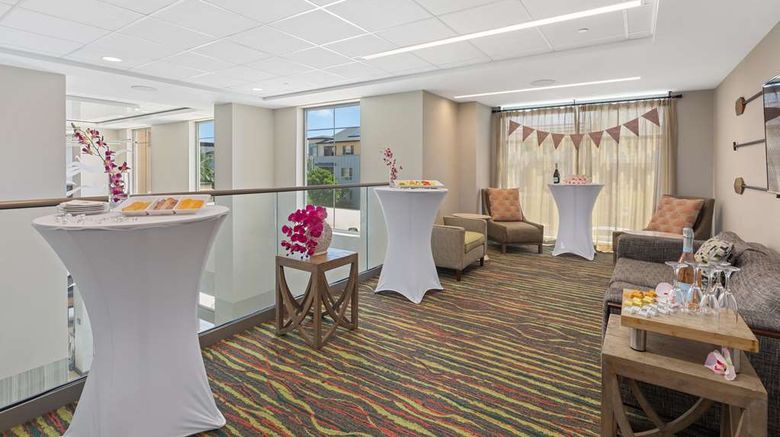 <b>Embassy Suites by Hilton Oahu Kapolei Meeting</b>. Images powered by <a href="https://iceportal.shijigroup.com/" title="IcePortal" target="_blank">IcePortal</a>.