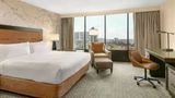 DoubleTree by Hilton McLean Tysons Room