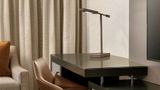 DoubleTree by Hilton McLean Tysons Room