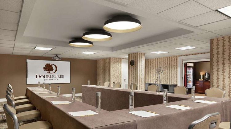 DoubleTree by Hilton McLean Tysons Meeting