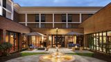 DoubleTree by Hilton McLean Tysons Exterior