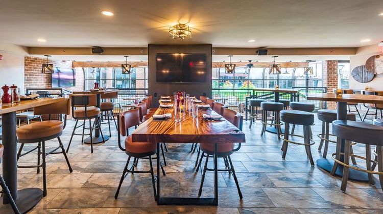 DoubleTree by Hilton McLean Tysons Restaurant