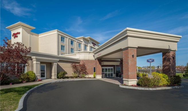 Hampton Inn Pawtucket Exterior