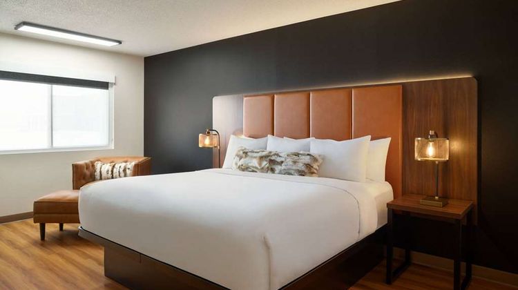 Travelodge by Wyndham Wall Room