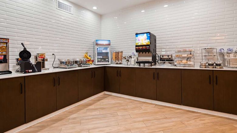 <b>Best Western Plus New Barstow Inn & Suites Restaurant</b>. Images powered by <a href="https://iceportal.shijigroup.com/" title="IcePortal" target="_blank">IcePortal</a>.