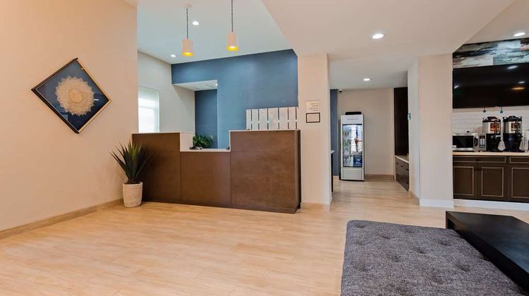 Best Western Plus New Barstow Inn & Suites Lobby