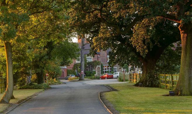 Pontlands Park Country Hotel Exterior
