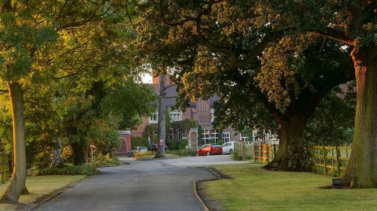 Pontlands Park Country Hotel Exterior