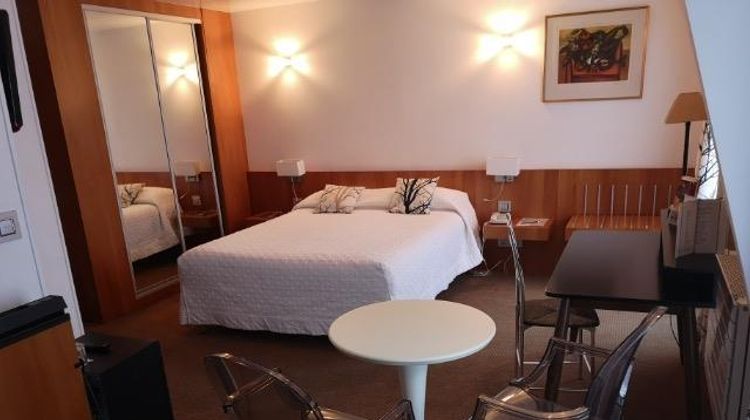 Alison Hotel Room