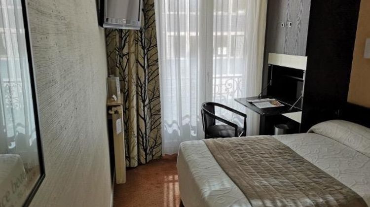Alison Hotel Room