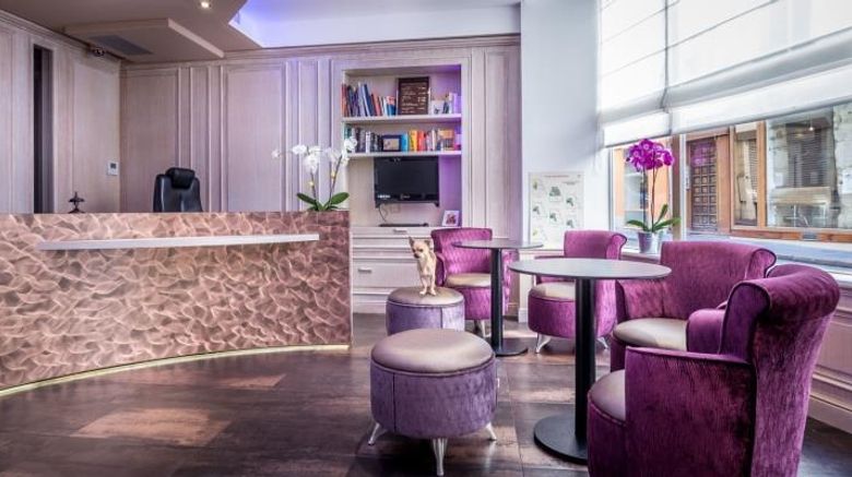 <b>Hotel Louvre Sainte Anne Opera Lobby</b>. Images powered by <a href="https://iceportal.shijigroup.com/" title="IcePortal" target="_blank">IcePortal</a>.