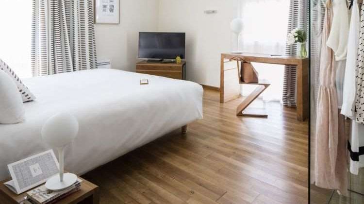 Hotel la Perouse Room
