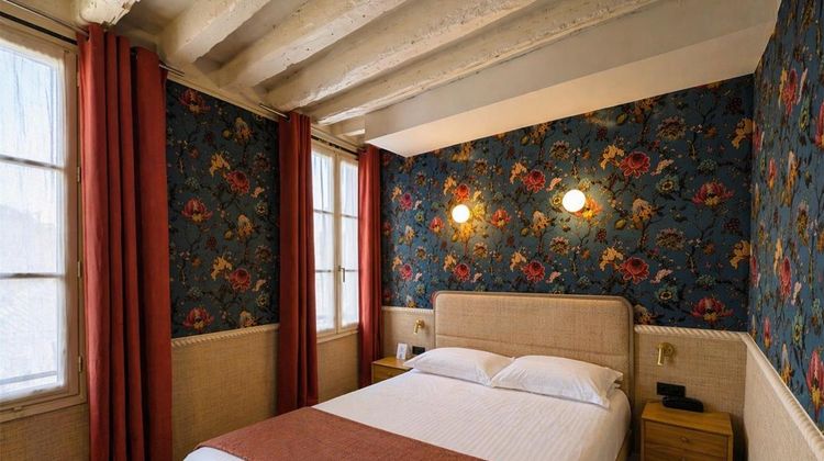 Notre Dame Hotel Room