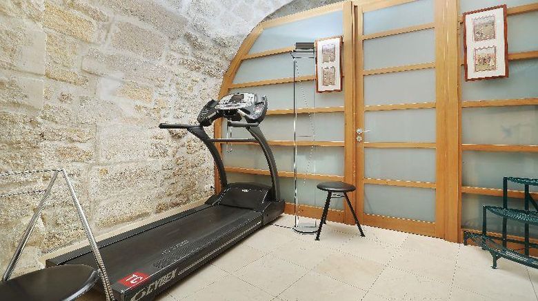 <b>Notre Dame Hotel Health</b>. Images powered by <a href="https://iceportal.shijigroup.com/" title="IcePortal" target="_blank">IcePortal</a>.