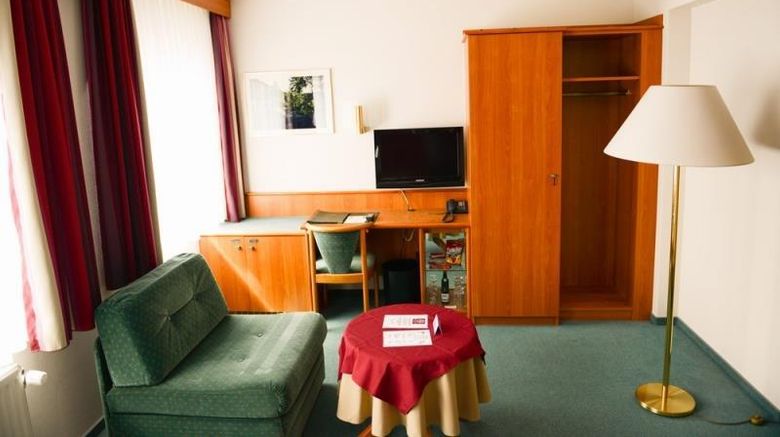 <b>Hotel Christophe Colomb Room</b>. Images powered by <a href="https://iceportal.shijigroup.com/" title="IcePortal" target="_blank">IcePortal</a>.