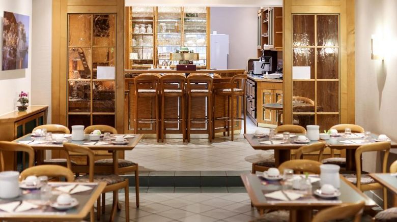 <b>Hotel Christophe Colomb Restaurant</b>. Images powered by <a href="https://iceportal.shijigroup.com/" title="IcePortal" target="_blank">IcePortal</a>.
