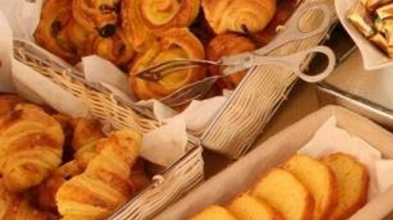 <b>Hotel le Louvre Cherbourg Restaurant</b>. Images powered by <a href="https://iceportal.shijigroup.com/" title="IcePortal" target="_blank">IcePortal</a>.