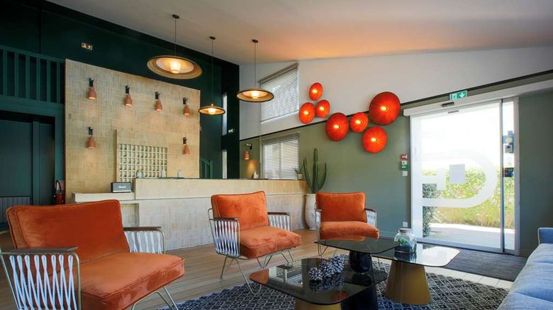<b>Les Pins Galants Lobby</b>. Images powered by <a href="https://iceportal.shijigroup.com/" title="IcePortal" target="_blank">IcePortal</a>.