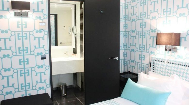 <b>Monceau Elysees Hotel Room</b>. Images powered by <a href="https://iceportal.shijigroup.com/" title="IcePortal" target="_blank">IcePortal</a>.