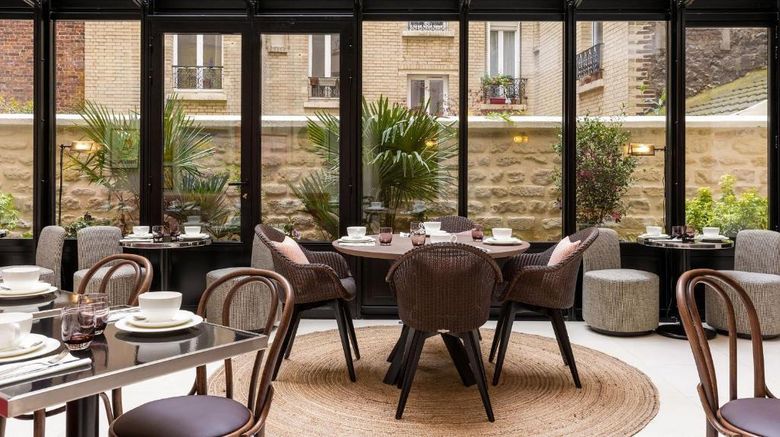 <b>MODERNISTE Hotel Restaurant</b>. Images powered by <a href="https://iceportal.shijigroup.com/" title="IcePortal" target="_blank">IcePortal</a>.