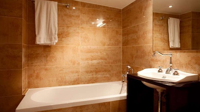 <b>Hotel Le Notre Dame Saint-Michel Room</b>. Images powered by <a href="https://iceportal.shijigroup.com/" title="IcePortal" target="_blank">IcePortal</a>.