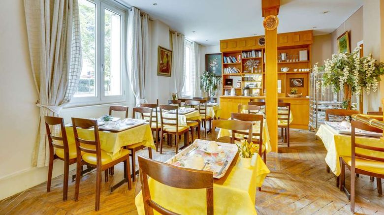 <b>Hotel du Square d'Anvers Restaurant</b>. Images powered by <a href="https://iceportal.shijigroup.com/" title="IcePortal" target="_blank">IcePortal</a>.