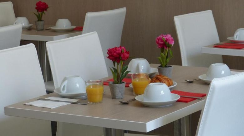 <b>Hotel Helvetique Restaurant</b>. Images powered by <a href="https://iceportal.shijigroup.com/" title="IcePortal" target="_blank">IcePortal</a>.
