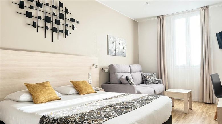 <b>Hotel Helvetique Room</b>. Images powered by <a href="https://iceportal.shijigroup.com/" title="IcePortal" target="_blank">IcePortal</a>.