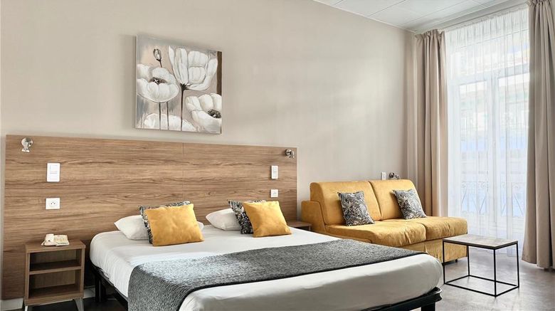 <b>Hotel Helvetique Room</b>. Images powered by <a href="https://iceportal.shijigroup.com/" title="IcePortal" target="_blank">IcePortal</a>.