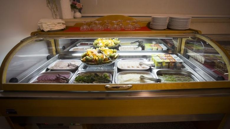<b>Hotel Solaris Restaurant</b>. Images powered by <a href="https://iceportal.shijigroup.com/" title="IcePortal" target="_blank">IcePortal</a>.