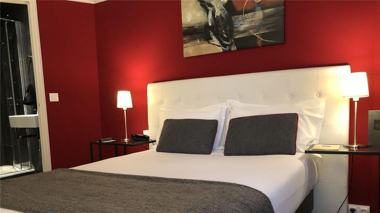 <b>Le Dauphin Hotel Room</b>. Images powered by <a href="https://iceportal.shijigroup.com/" title="IcePortal" target="_blank">IcePortal</a>.
