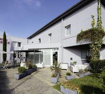 Octel Hotel & Residence Exterior