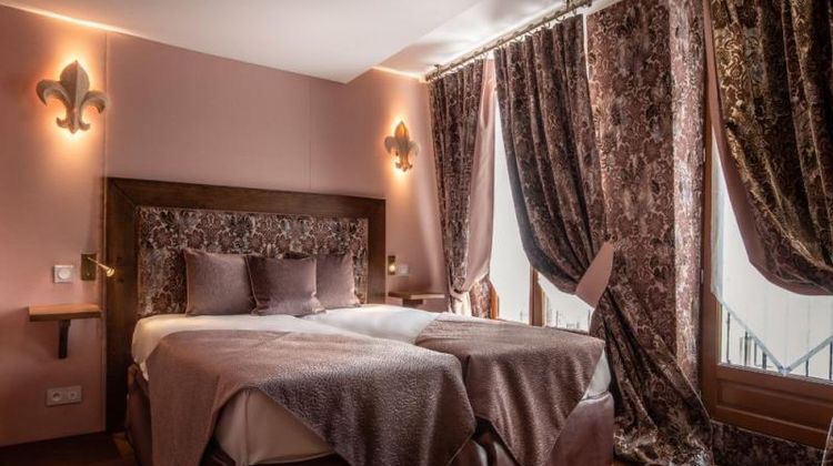 Le Temple de Jeanne Hotel Room