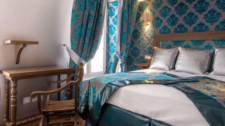 Le Temple de Jeanne Hotel Room
