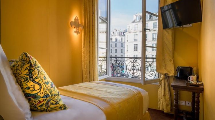 Le Temple de Jeanne Hotel Room