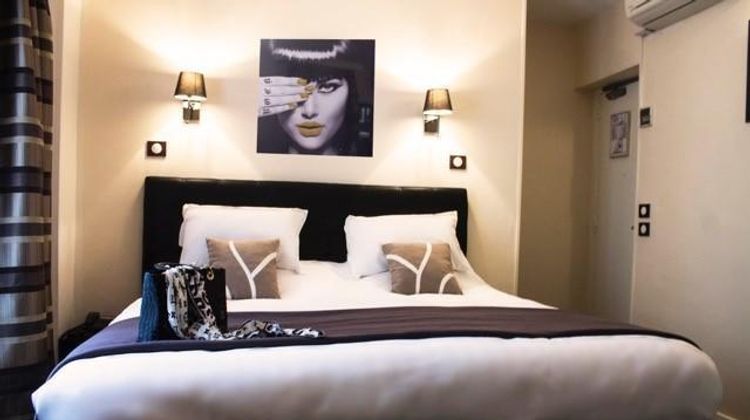 Prince Monceau Room