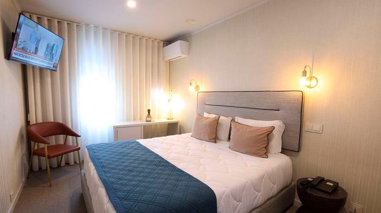 Hotel America Room