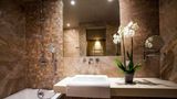 <b>Hotel Armoni Arc de Triomple Room</b>. Images powered by <a href="https://iceportal.shijigroup.com/" title="IcePortal" target="_blank">IcePortal</a>.