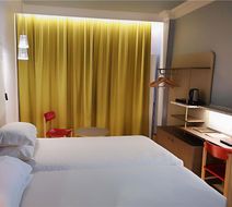 Hotel de la Paix Room