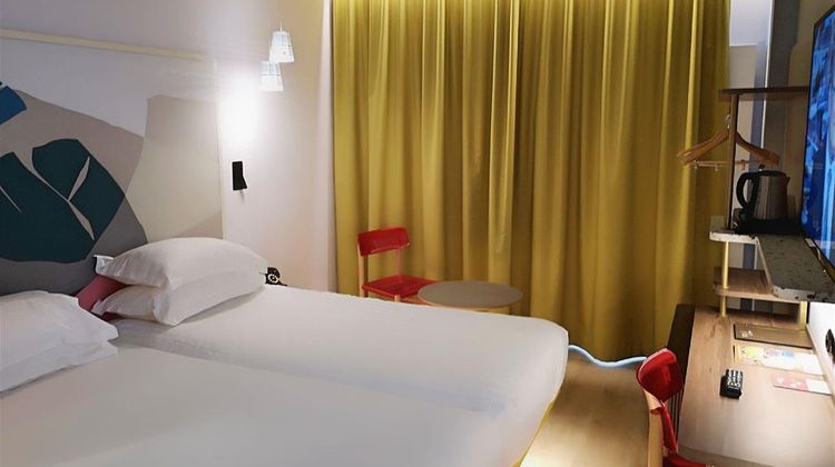 Hotel de la Paix Room