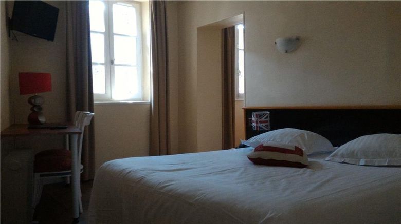 <b>Hotel Le Victoria Room</b>. Images powered by <a href="https://iceportal.shijigroup.com/" title="IcePortal" target="_blank">IcePortal</a>.