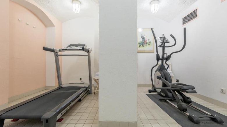 <b>Galerie Hotel Leipziger Hof Health</b>. Images powered by <a href="https://iceportal.shijigroup.com/" title="IcePortal" target="_blank">IcePortal</a>.