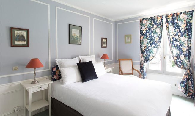 Chateau de la Commanderie Hotel Room