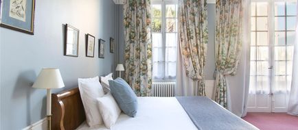 Chateau de la Commanderie Hotel Room