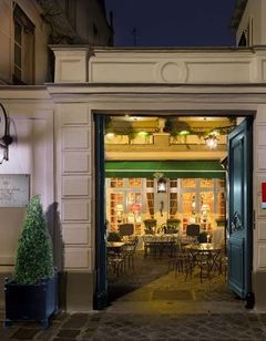 Duc de St Simon Hotel