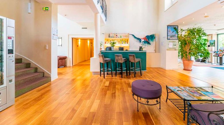 <b>Hotel CERISE Luxeuil Les Sources Lobby</b>. Images powered by <a href="https://iceportal.shijigroup.com/" title="IcePortal" target="_blank">IcePortal</a>.