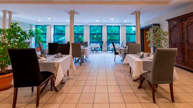 <b>Hotel CERISE Luxeuil Les Sources Restaurant</b>. Images powered by <a href="https://iceportal.shijigroup.com/" title="IcePortal" target="_blank">IcePortal</a>.
