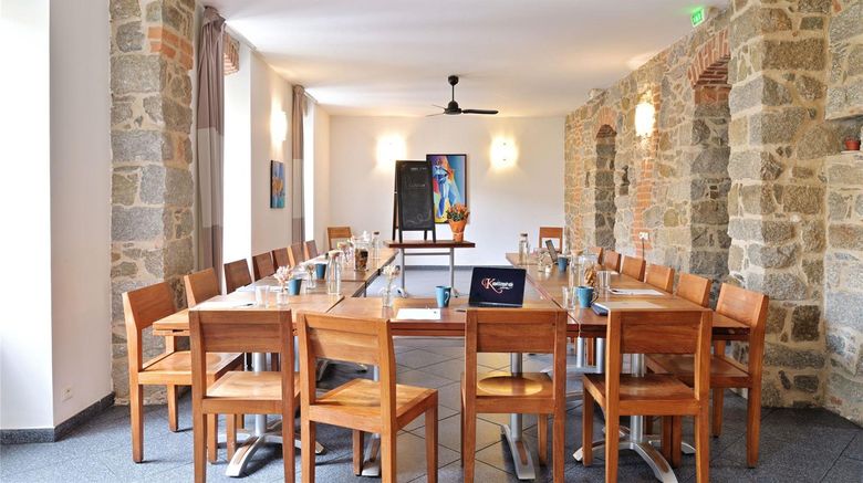 <b>Hotel Kalliste Meeting</b>. Images powered by <a href="https://iceportal.shijigroup.com/" title="IcePortal" target="_blank">IcePortal</a>.